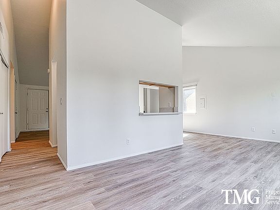 5th image of 1621 NE 113th St APT 431
