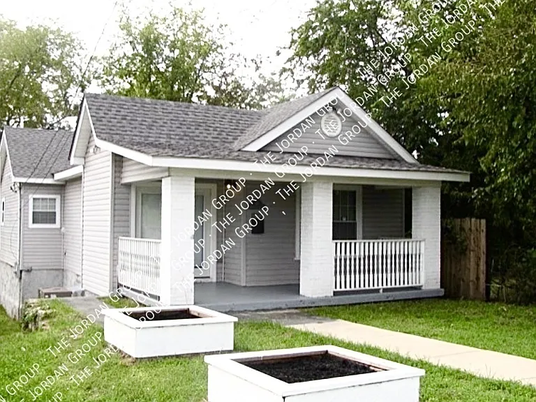 73 Robertson St — Photo 2