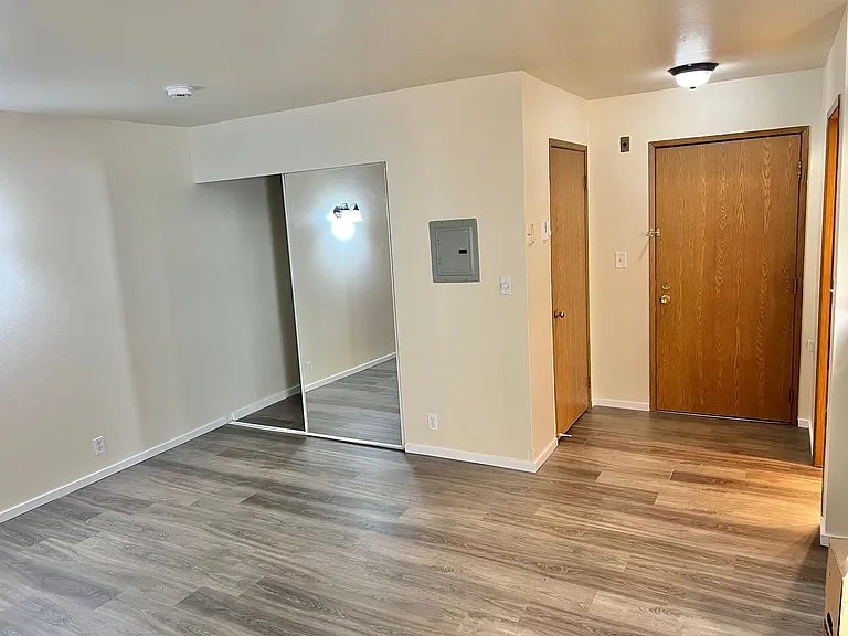 Tuscany Apartments — Photo 5