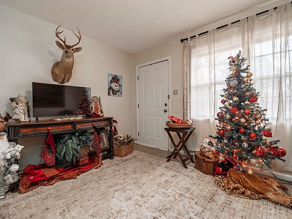 4th image of 2328 S Main St