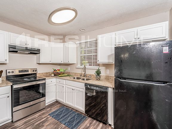 3rd image of 5253 Goldmar Dr