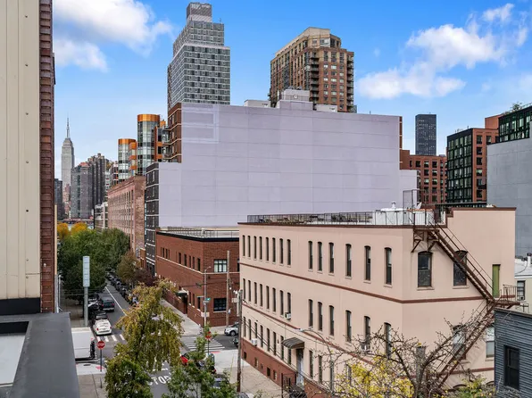 5-18 51st Avenue image 11 of 23