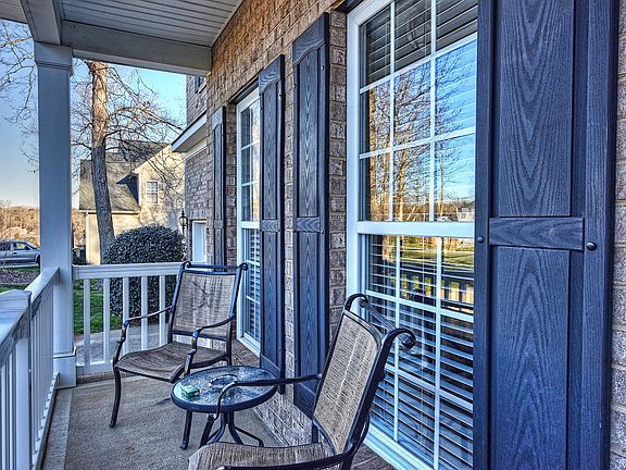 3rd image of 6201 Crown Hill Dr