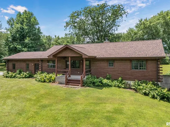 4830 Wyoming Ave, Davenport, IA 52806