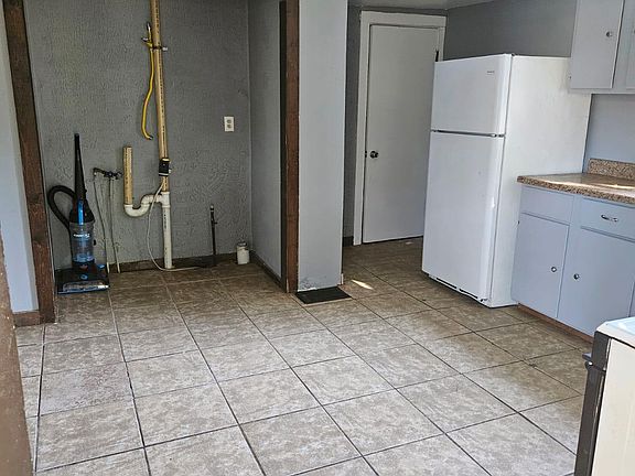 4th image of 2641 N California Ave