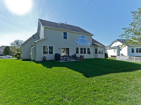 3rd image of 808 Brockwell Dr
