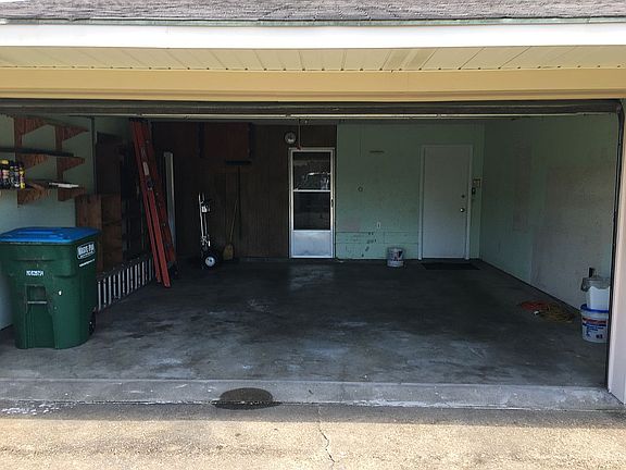 4th image of 15440 Parkwood Dr N