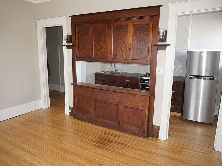 1065 Selby Apartments — Photo 3