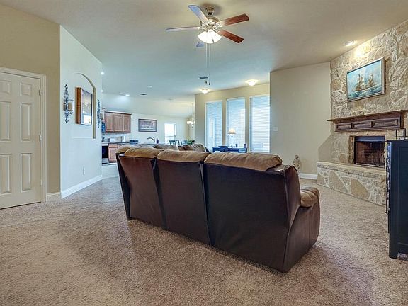 5th image of 291 Hilltop Dr