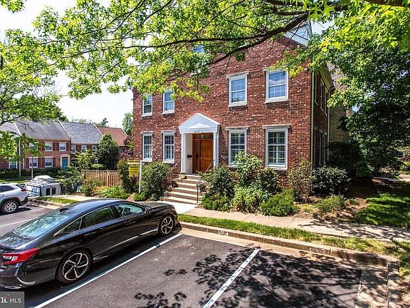 3rd image of 6679 McLean Dr