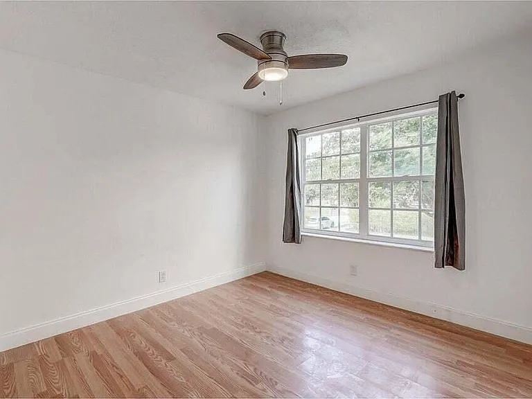 10758 Lake Jasmine Dr — Photo 24