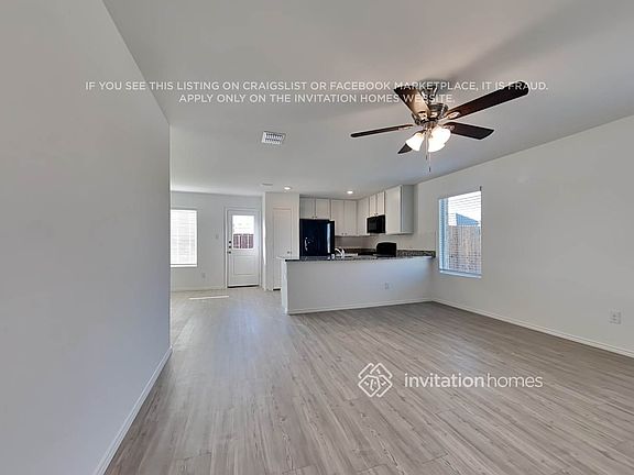 4th image of 1009 Wildflower St
