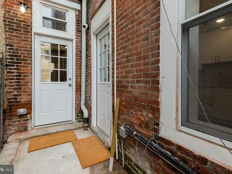 624 N 35th St #1 — Photo 12
