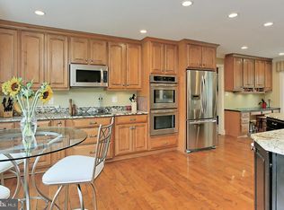 2312 Toddsbury Pl, Reston, VA 20191