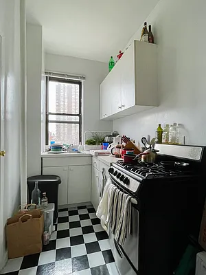 Rented by City Connections Realty | media 3