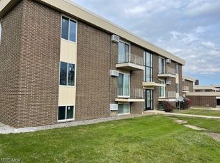 15212 Maple Park Dr APT 14, Maple Heights, OH 44137