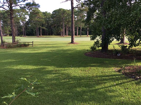 5th image of 1014 Robert E Lee Dr