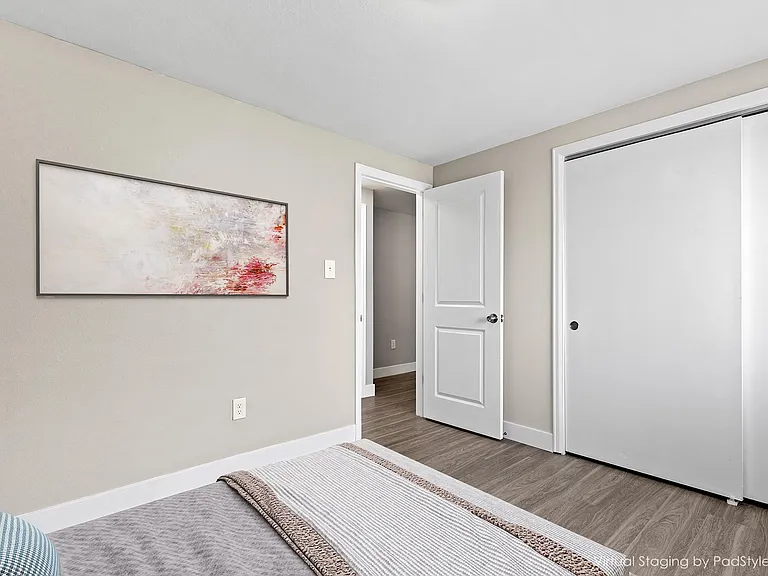 Camelot Apartments — Photo 19