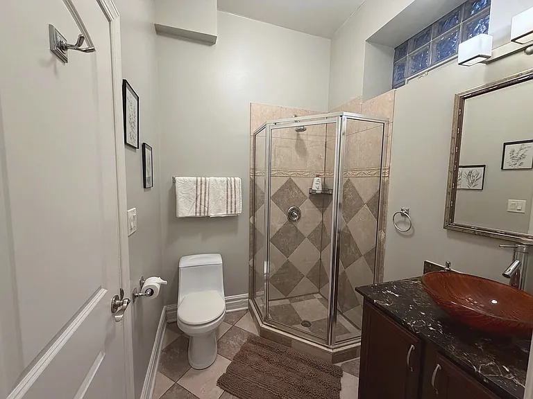 4852 S Prairie Ave #1B — Photo 6