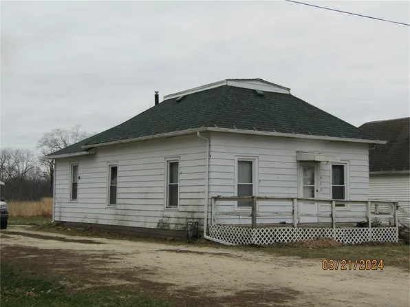 910 East St, Lamont, IA 50650