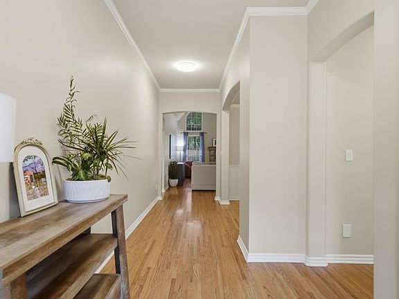 5th image of 3600 W Dallas St