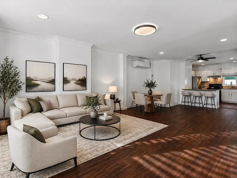 104 McAdoo Ave — Photo 1
