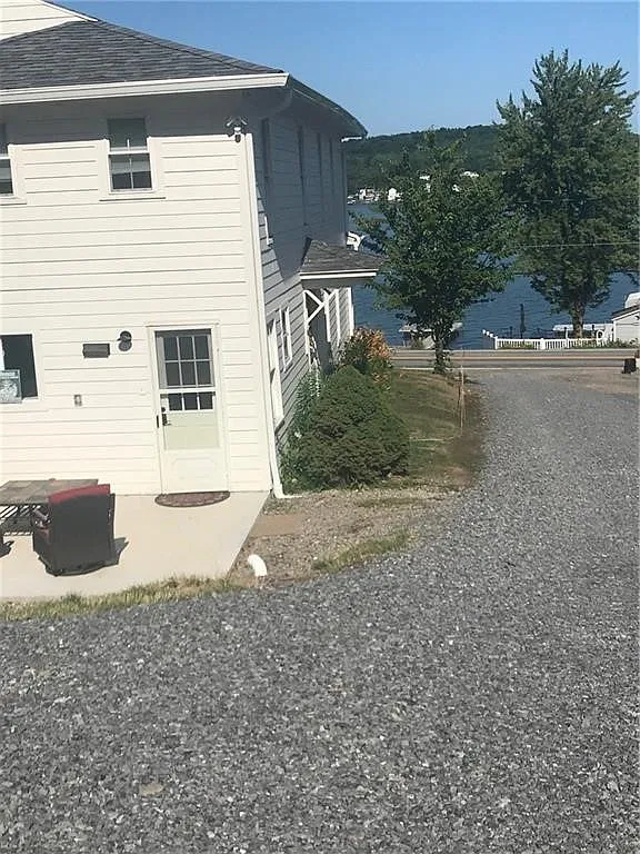 4 bed, 2.0 bath, 2450 sqft, $2,000 — Photo 4