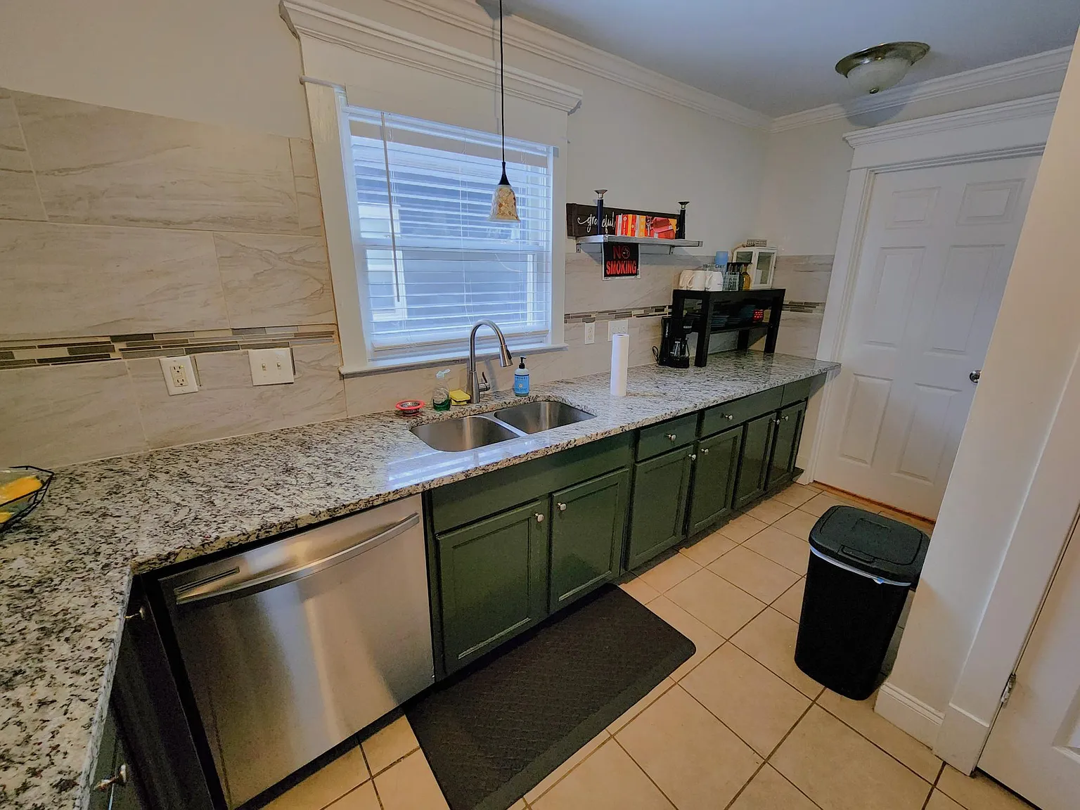 713 Windsor St SW — Photo 4