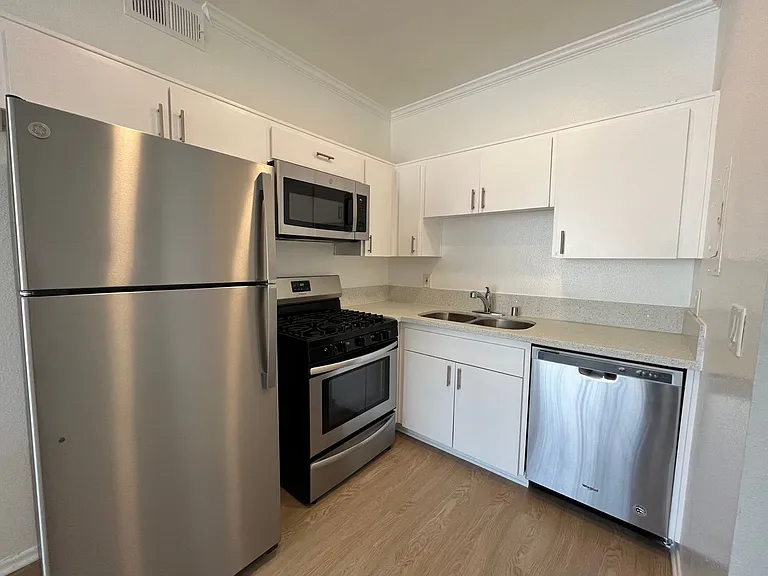 14900 Moorpark Street — Photo 20