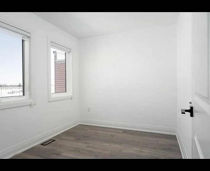 109 Gateland Dr — Photo 8