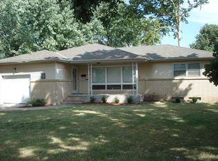 1112 E 8th St, Newton, KS 67114