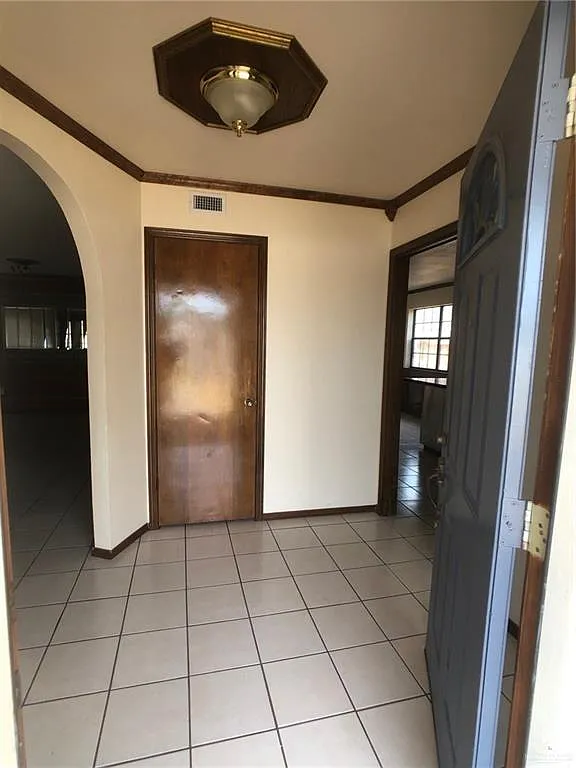 2 bed, 2.5 bath, 1530 sqft, $1,800 — Photo 2