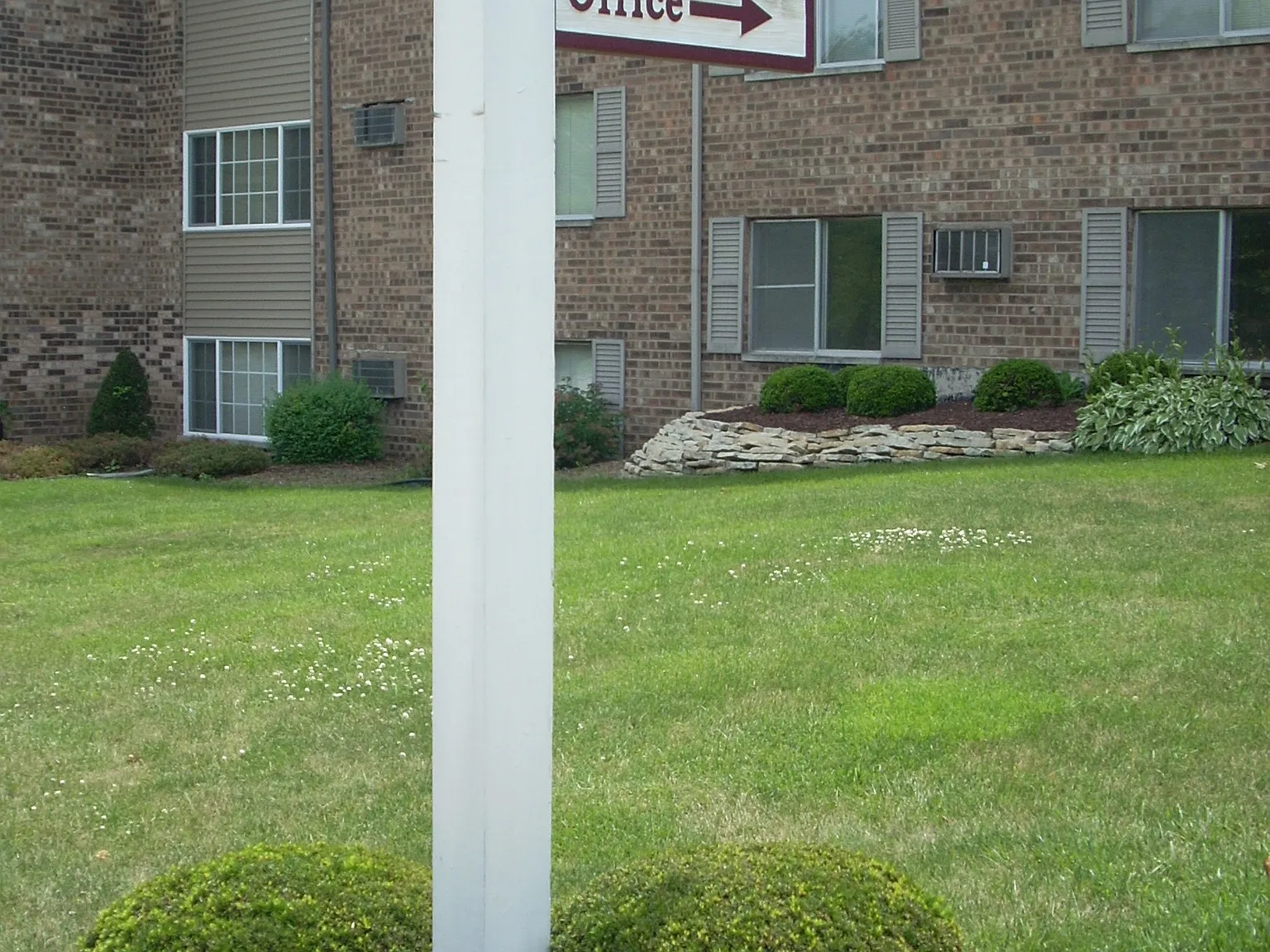 Twin Oaks West apartments — Photo 1