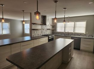 5550 N Iroquois Ave, Glendale, WI 53217
