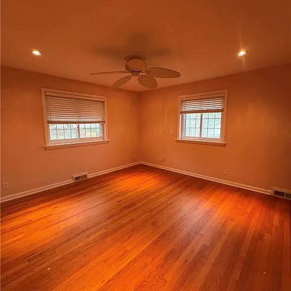 215 Locksley Rd — Photo 17