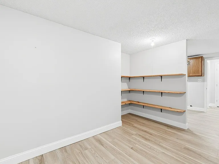 311 N Rutgers St — Photo 32