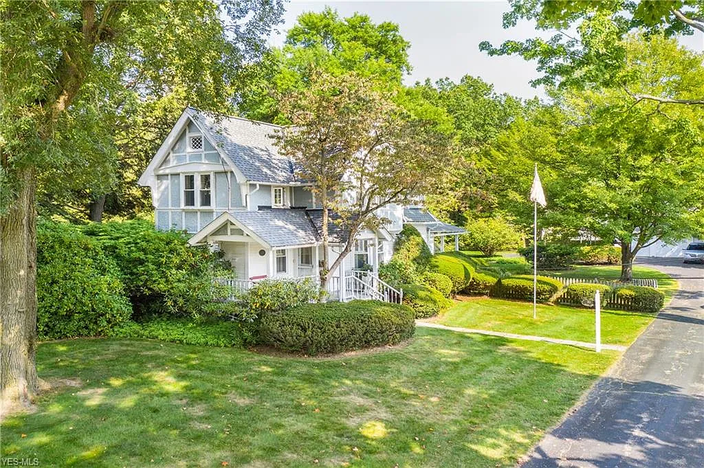 351 Bradley Rd photo 1