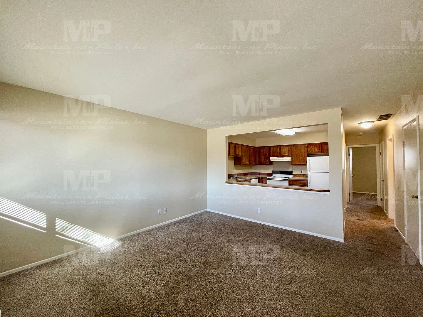2 bed, 1.0 bath, 750 sqft, $1,595 — Photo 2