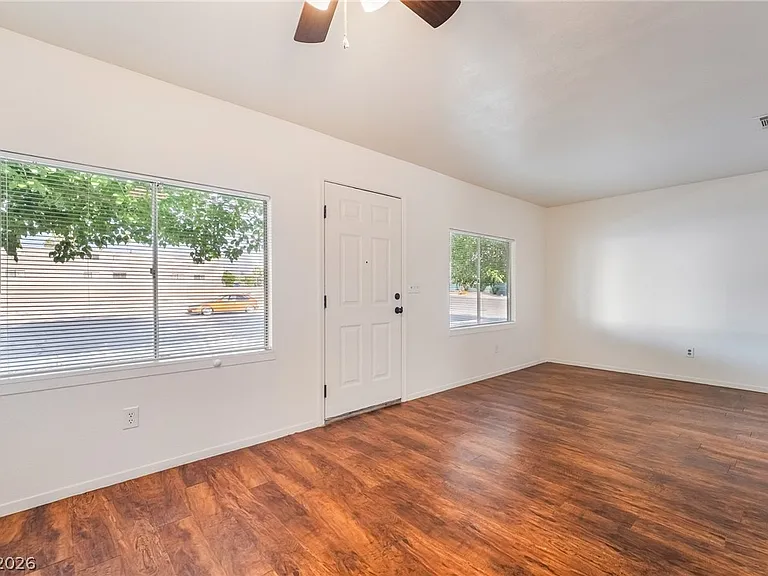 1611 E Harmon Ave #3 — Photo 11