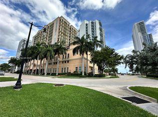 17555 Atlantic Blvd APT 702, Sunny Isles Beach, FL 33160