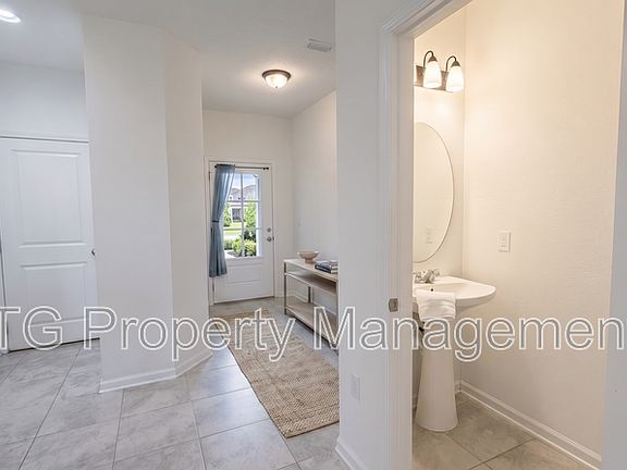 3rd image of 40 Pinebury Ln