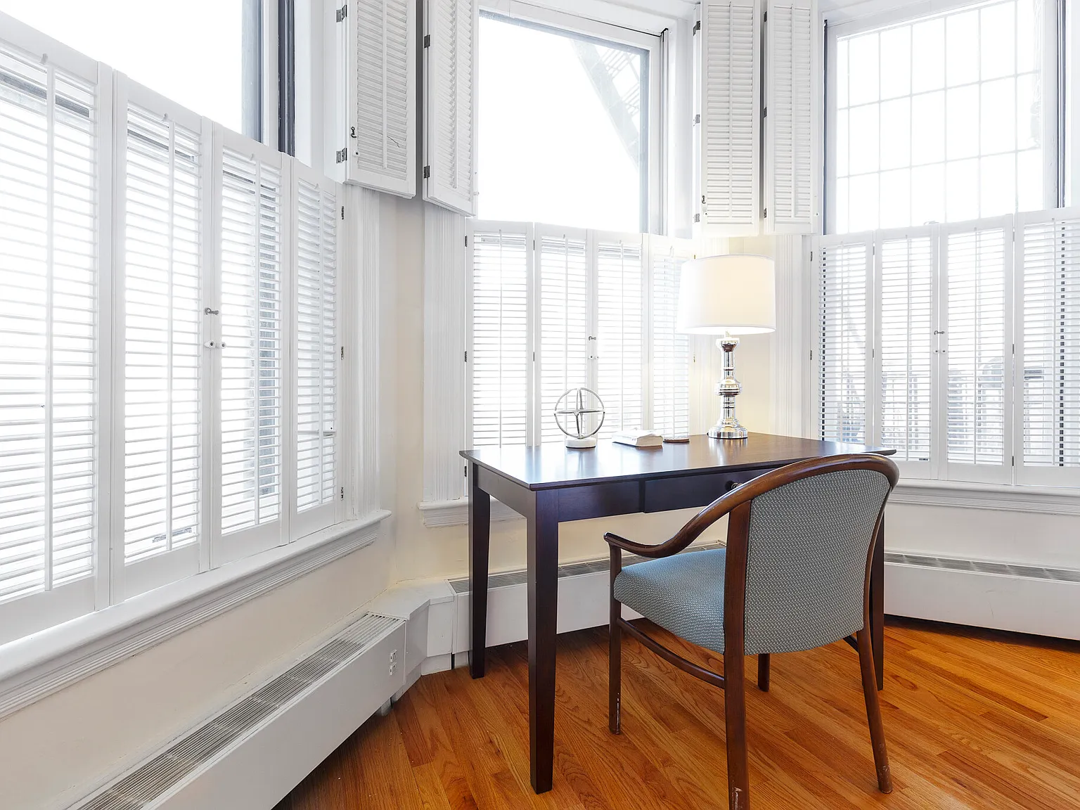3 bed, 1000 sqft, $5,700 — Photo 3