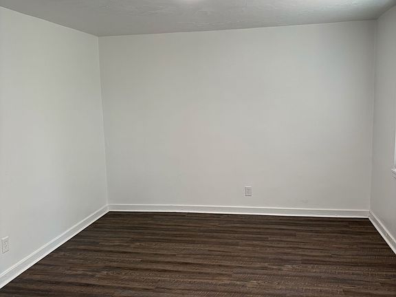 3rd image of 100-41B Midland Heights Cir #B