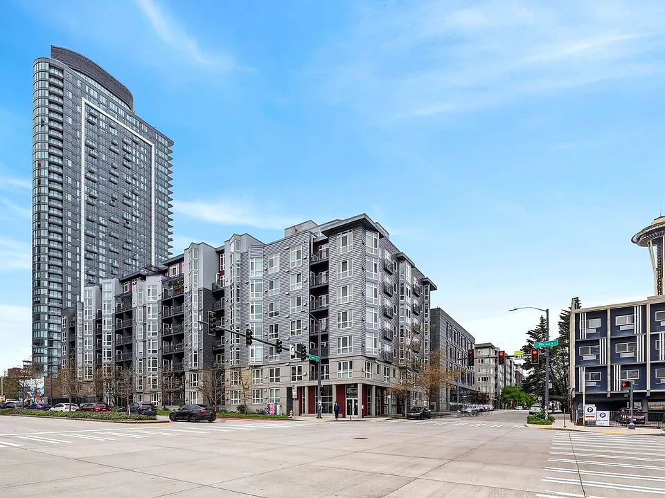699 John St #603