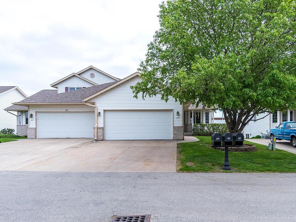 1st image of 219 Heritage LANE