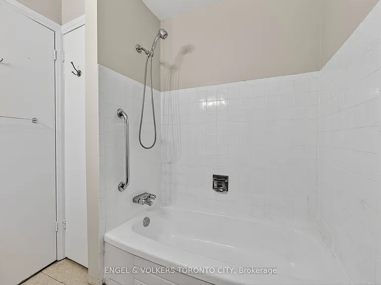 40 East St #14 — Photo 24