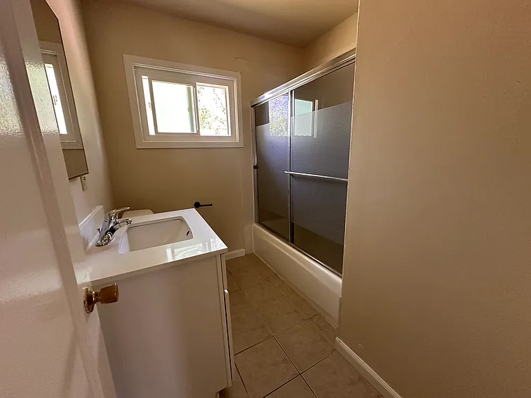 1943 Carolyn Dr — Photo 9