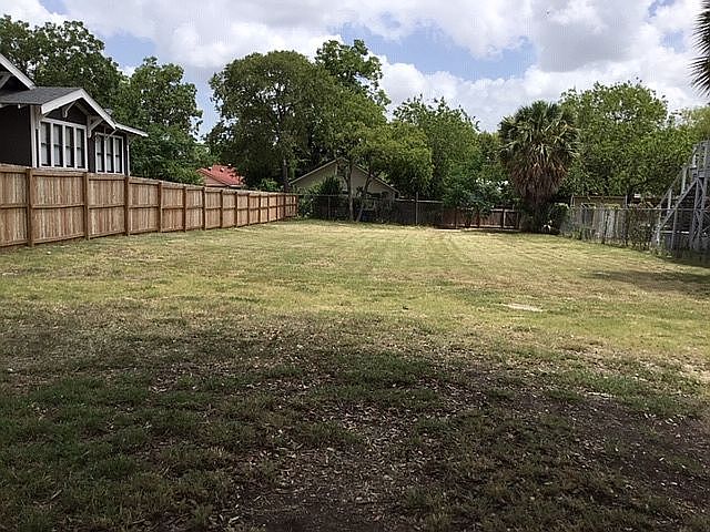 1st image of 517 E Dewey Pl