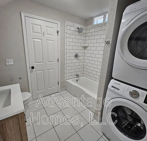 4619 Bell St — Photo 7