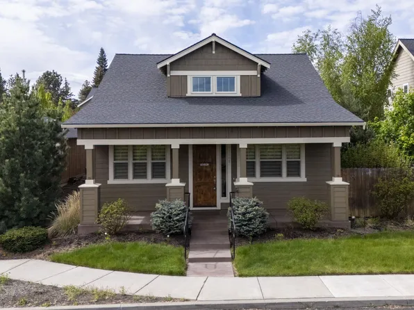 21391 Livingston Dr, Bend, OR 97701